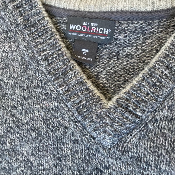 Woolrich Gray V-Neck Sweater Vest Men's XL Wool Blend - Picture 2 of 3